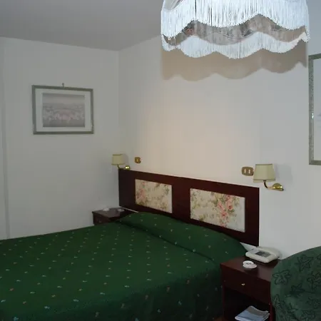 Hotel Royal 3*